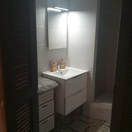 Διαμέρισμα Bord De Port Commerces A Pieds